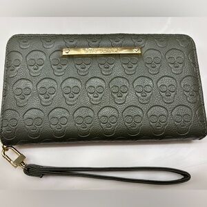 Betsey Johnson olive green skull wristlet wallet - NWOT